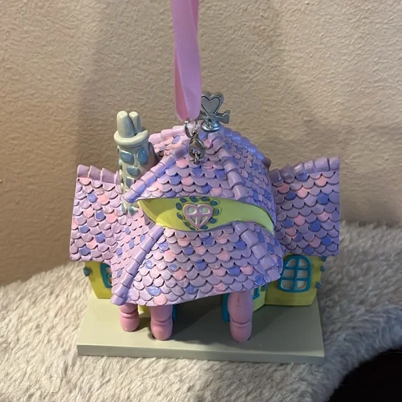 Disney toon town Minnie Mouse house ornament NWT